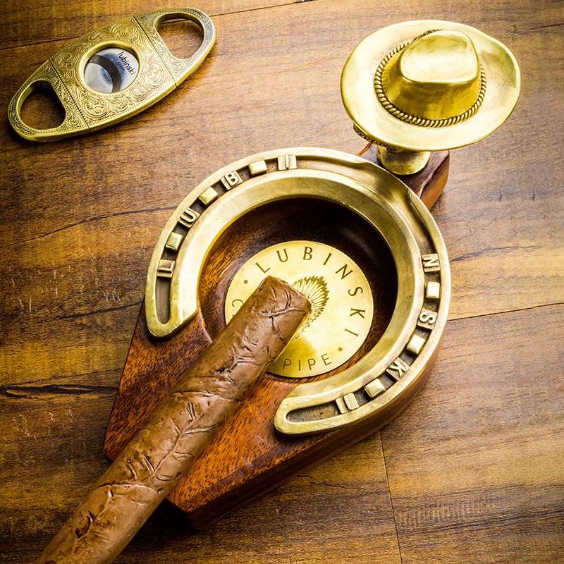 How to Choose the Perfect Cigar Ashtray