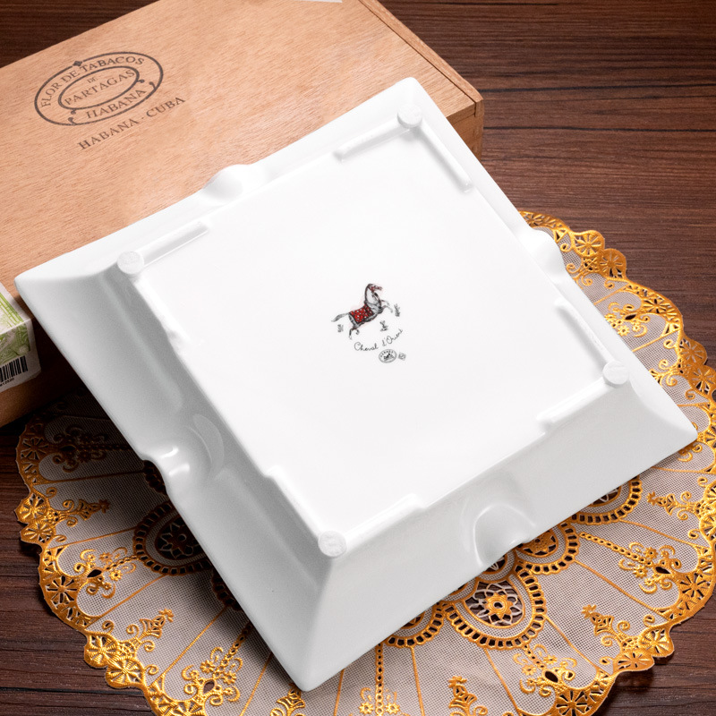 Luxury Ceramics Painted Four Slot Cigar Horse Pattern Ashtray - Image 3